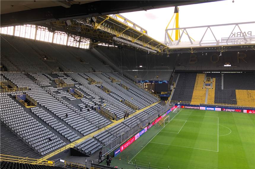 BVB befürchtet Wettbewerbsnachteile bei Heimspielen ohne Fans Bei Geisterspielen bleibt das Dortmunder Stadion leer.
