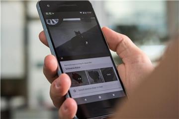Bei Googles Pixel 2 ist das Project Treble an Bord. Die Funktion sorgt für schnelle und regelmäßige Updates. Foto: Franziska Gabbert/dpa-tmn