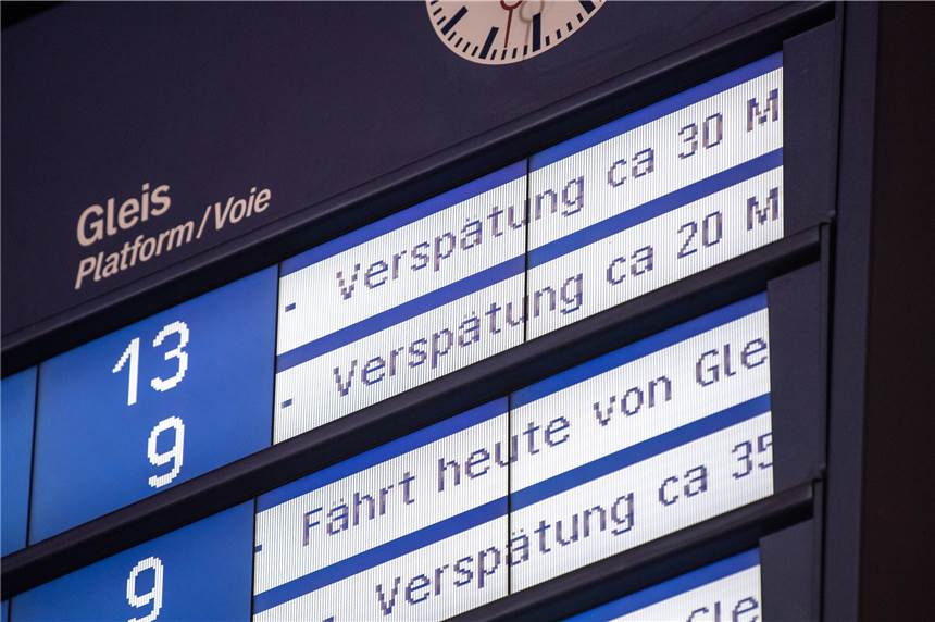 Bahnreisen: Ansprüche von Fahrgästen sollen eingeschränkt werden Bei größeren Verspätungen erhalten Fahrgäste bislang Entschädigungen von der Bahn.