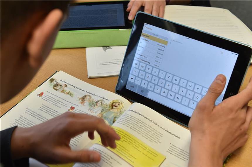 Homeschooling: Stadt hofft auf schnelle Versorgung mit Tablets und Co. Bei Homeschooling gibt es in Werne Nachholbedarf. Oft fehlt es an der nötigen Ausstattung. Das soll sich möglichst schnell ändern.