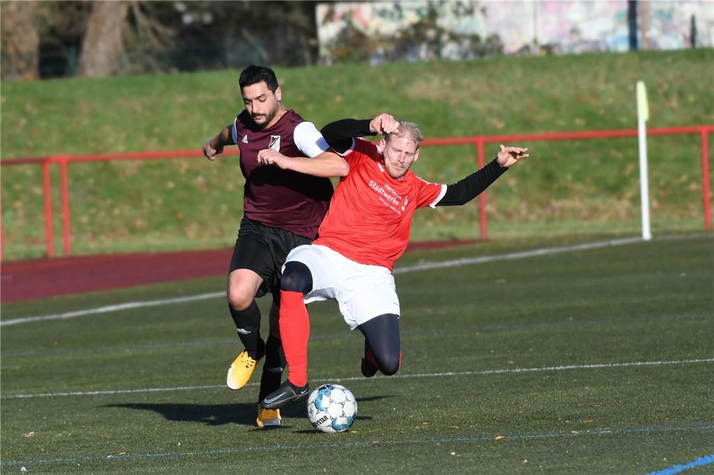 Bei ihrer Premiere musste sich die für Freundschaftsspiele ins Leben gerufene SG Victoria/Sportfreunde IV der Spvg Herten mit 1:5 (0:4) geschlagen geben. Für die SG traf Ibrahim Idriz zum 1:4.