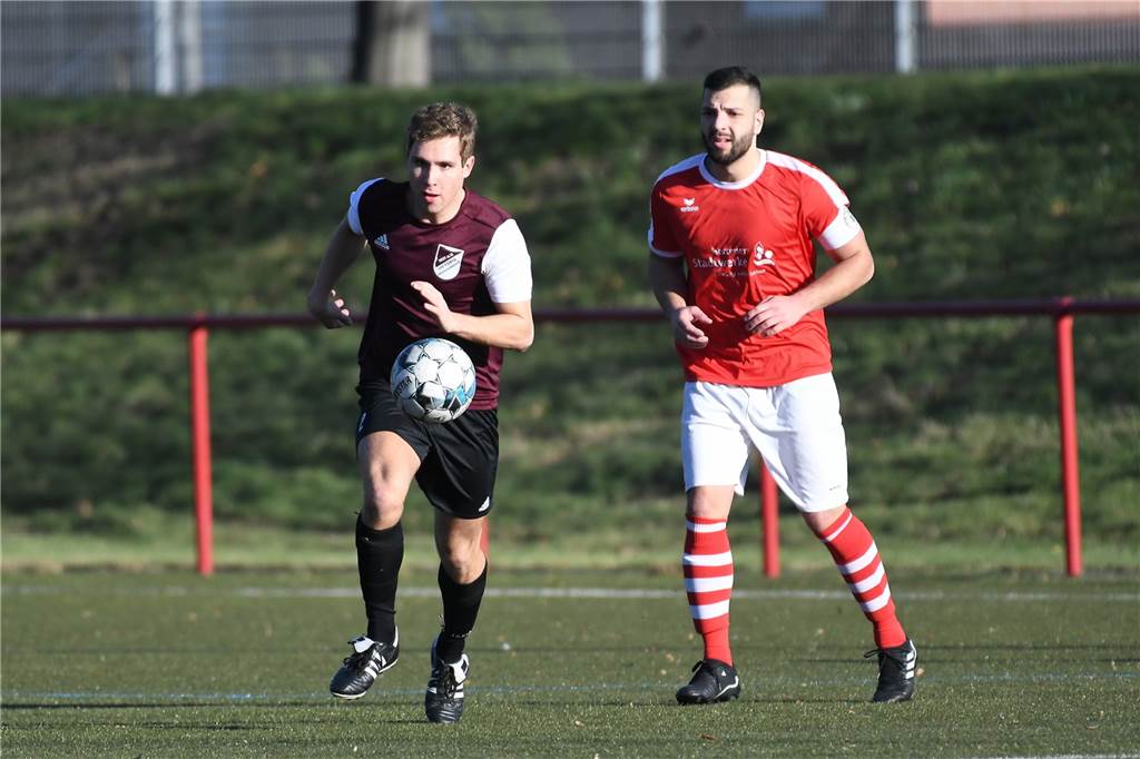 Bei ihrer Premiere musste sich die für Freundschaftsspiele ins Leben gerufene SG Victoria/Sportfreunde IV der Spvg Herten mit 1:5 (0:4) geschlagen geben. Für die SG traf Ibrahim Idriz zum 1:4.