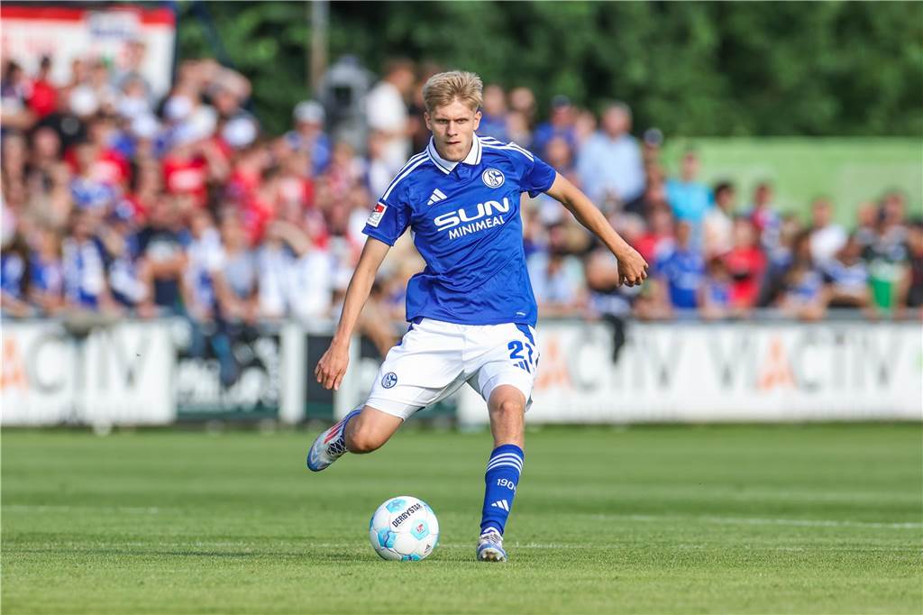 Schalkes Leihspieler im Ausland: Lasme wieder verletzt 24.07.2024, Fussball, Saison 2024/2025, Testspiel, FC Schalke 04 - FC Twente Enschede, Martin Wasinski (FC Schalke 04)
