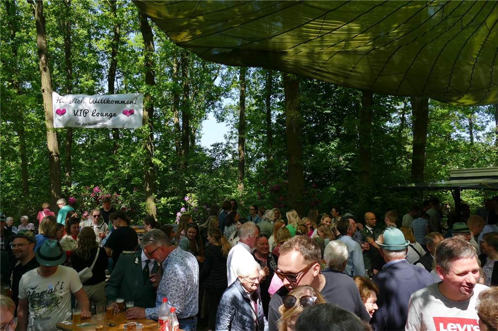 Viele Fotos vom Vogelschießen: Begeisterung pur im Zwillbrocker Schützenwald