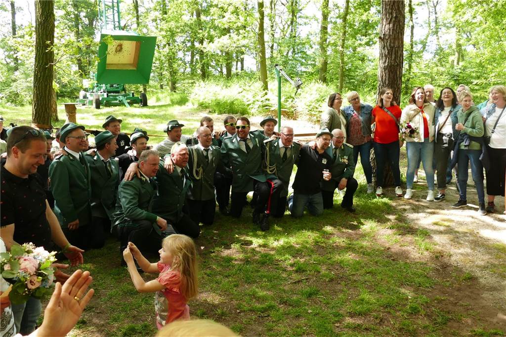 Viele Fotos vom Vogelschießen: Begeisterung pur im Zwillbrocker Schützenwald