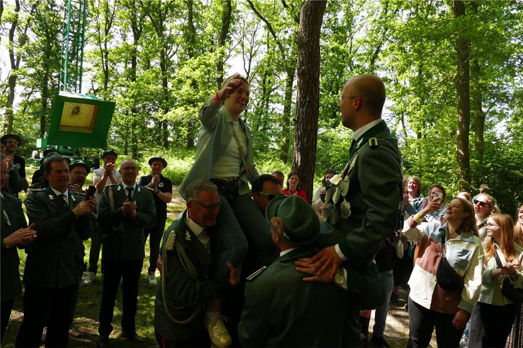 Viele Fotos vom Vogelschießen: Begeisterung pur im Zwillbrocker Schützenwald