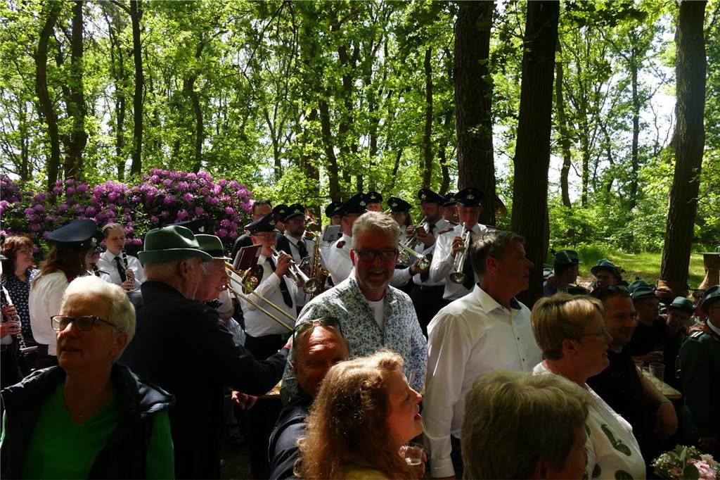 Viele Fotos vom Vogelschießen: Begeisterung pur im Zwillbrocker Schützenwald