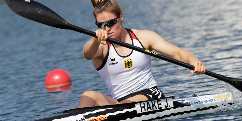 Vize-Weltmeisterin Jule Hake im großen Interview: „Noch erkennen mich die Leute nicht“ Bei Olympia 2021 verpasste Jule Hake noch das Finale, ein Jahr später holt sie drei Medaillen bei der Kanu-Weltmeisterschaft.