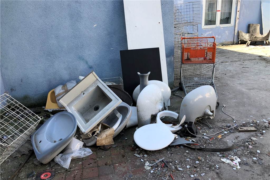 Ende eines Schandflecks: Auf dem Peine-Gelände in Eving tut sich was Bei Peine an der Bergstraße in Eving sind derzeit Aufräum- und Abrissarbeiten im Gange