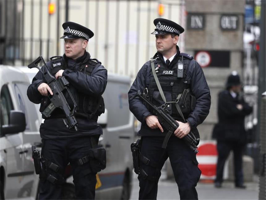 London: Fast alle Festgenommenen wieder frei Bei Razzien in London, Birmingham und anderen Orten sind mehrere Menschen festgenommen worden. Foto: Kirsty Wigglesworth