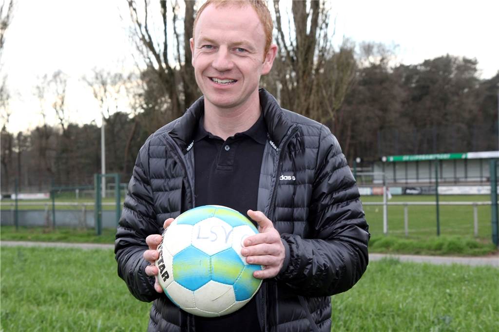 LSV-Trainer Michael Hellekamp: „Der Abschied fällt mir schwer“ Bei seinem Amtsantritt war Hellekamps Ziel, dem LSV eine neue Spielkultur zu verpassen. Dieses Ziel sieht er als erreicht an.
