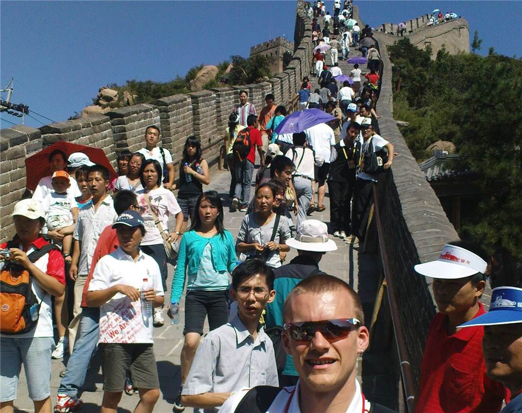 Aus für Olympia und Champions League - Castrop-Rauxeler ist trotz Pandemie glücklich Bei seinen ersten Paralympics besuchte André Bienek auch die Chinesische Mauer.