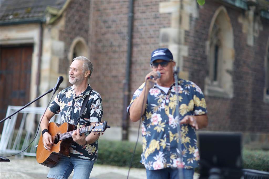 Bei "Selm trifft sich" spielte am Freitag (23. August) die Lüdinghauser Cover-Band "Feeling Alright".