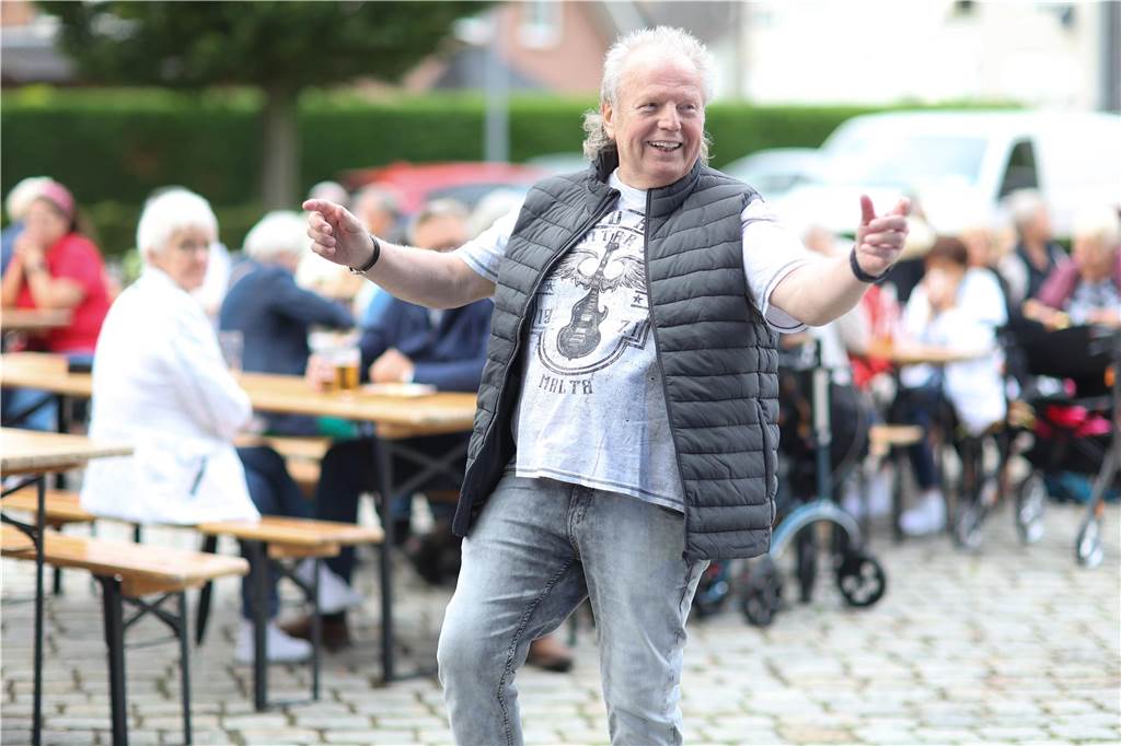 Bei "Selm trifft sich" spielte am Freitag (23. August) die Lüdinghauser Cover-Band "Feeling Alright".