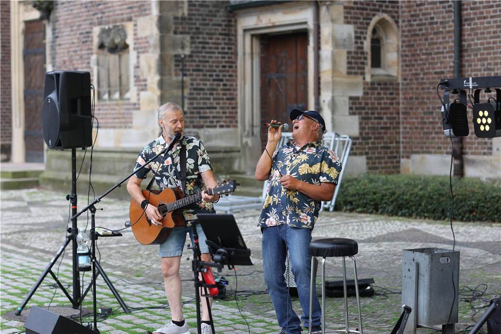 Bei "Selm trifft sich" spielte am Freitag (23. August) die Lüdinghauser Cover-Band "Feeling Alright".