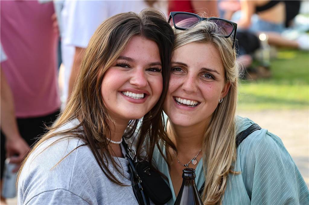 Bei sommerlichen Temperaturen feierten die Besucher des DJ Picknicks am Phoenix-See.