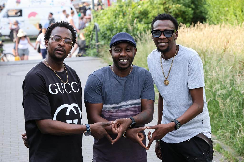 Bei sommerlichen Temperaturen feierten die Besucher des DJ Picknicks am Phoenix-See.