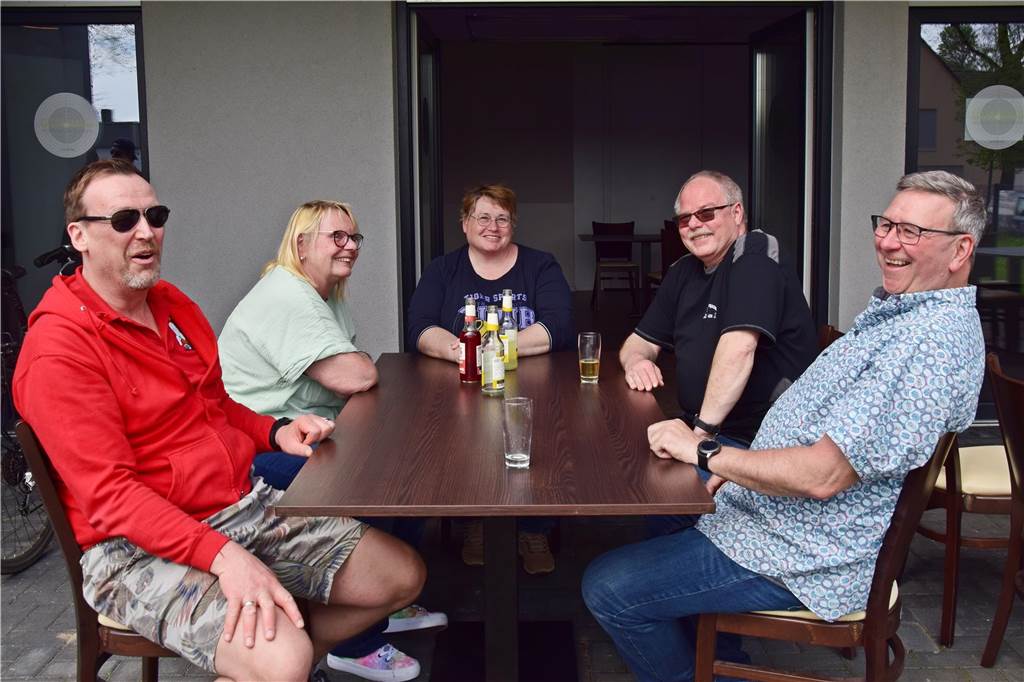 1. Kompanie Sythen holt Wanderpokal bei Stadtmeisterschaft der Schützengilde Bei sommerlichen Temperaturen wurde gegrillt und gemütlich beisammen gesessen.