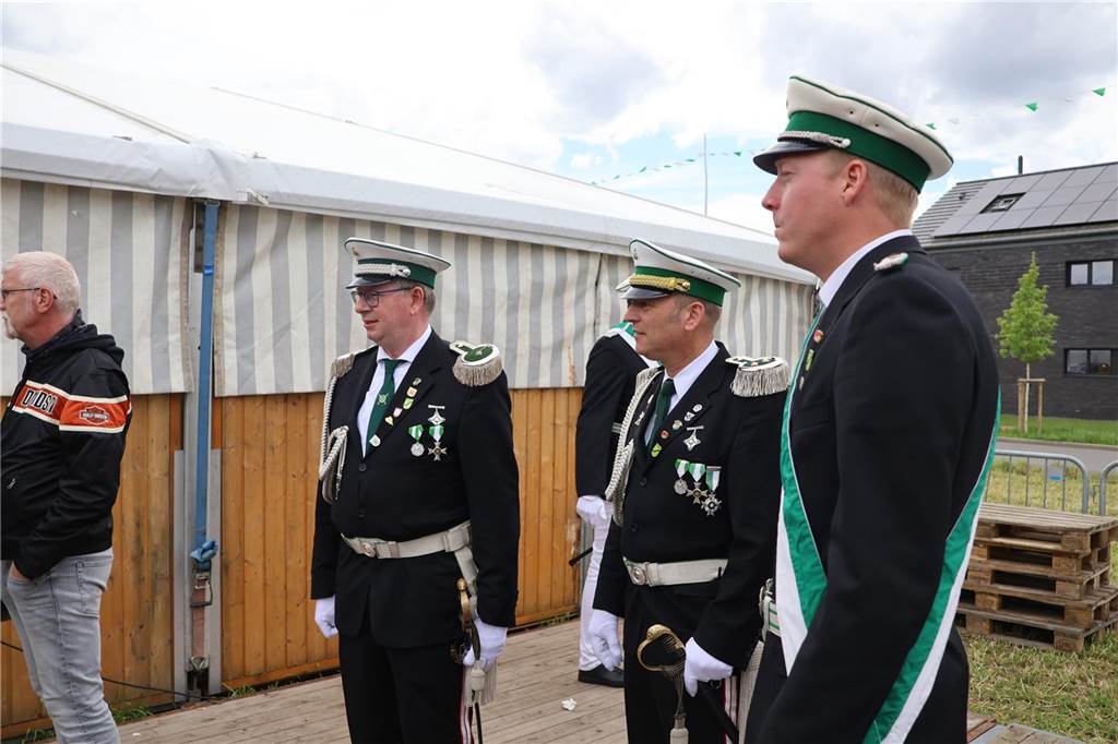 Bei strahlendem Sonnenschein fand am Samstag (4.5.) unter anderem der Festumzug des Schützenvereins Dorsten-Deuten statt.
