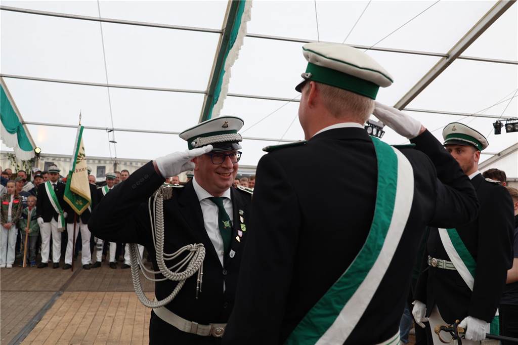 Bei strahlendem Sonnenschein fand am Samstag (4.5.) unter anderem der Festumzug des Schützenvereins Dorsten-Deuten statt.