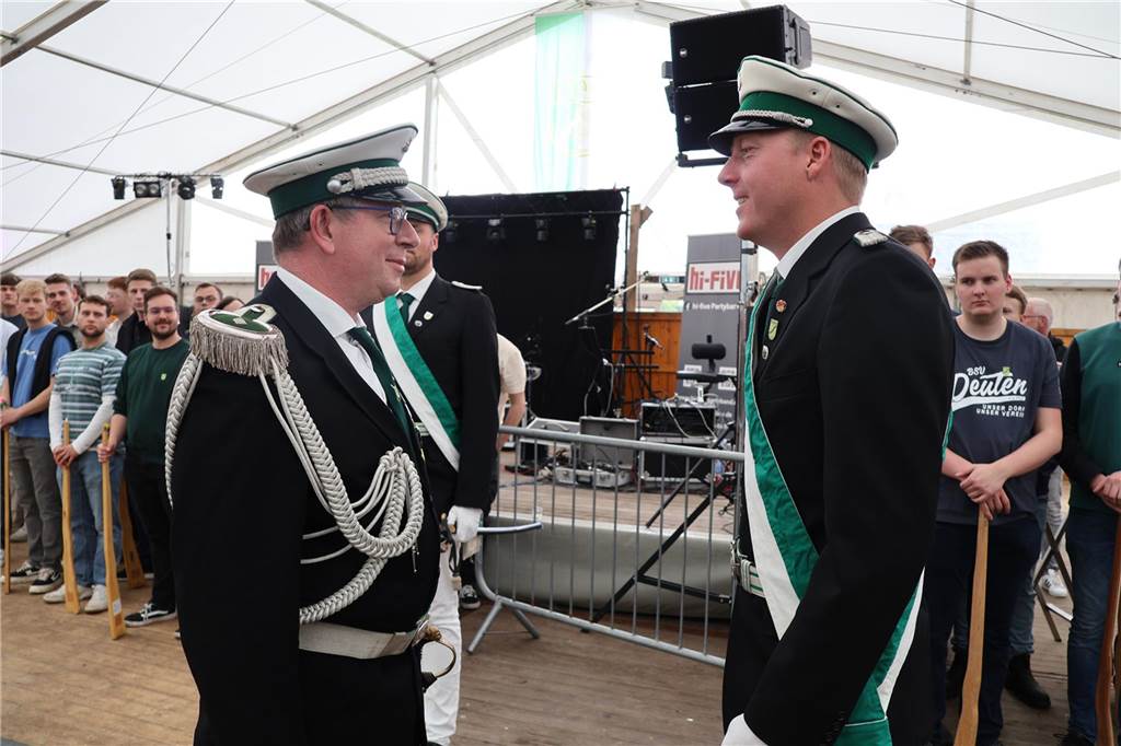 Bei strahlendem Sonnenschein fand am Samstag (4.5.) unter anderem der Festumzug des Schützenvereins Dorsten-Deuten statt.
