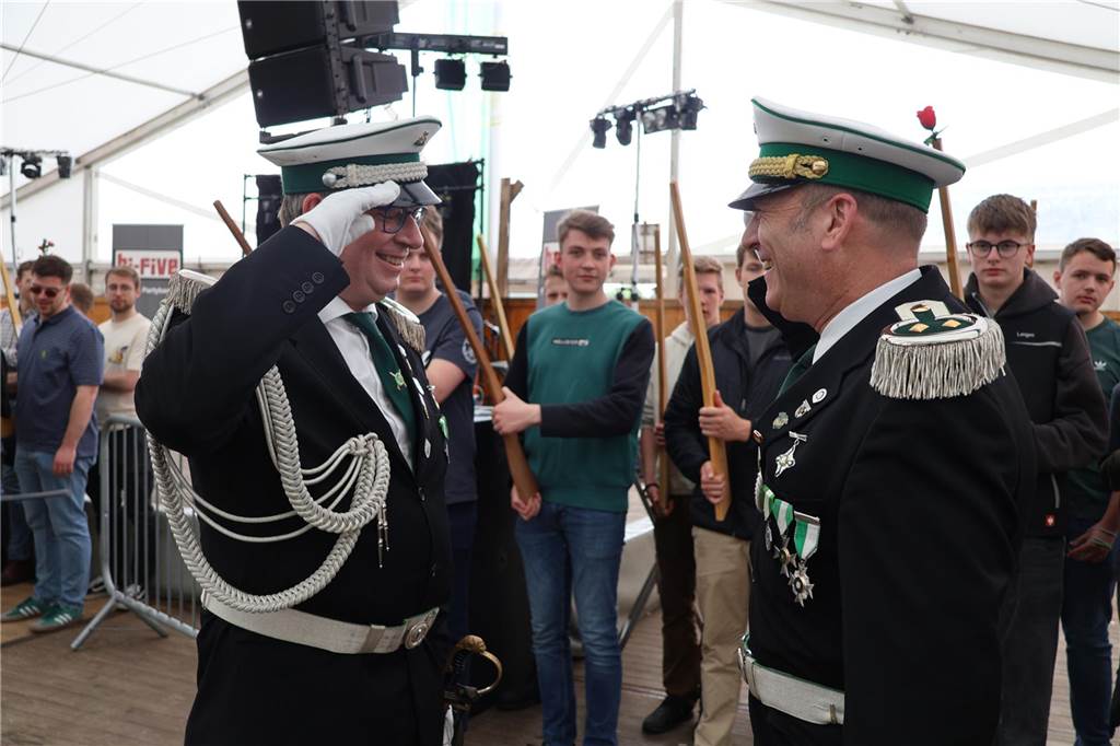 Bei strahlendem Sonnenschein fand am Samstag (4.5.) unter anderem der Festumzug des Schützenvereins Dorsten-Deuten statt.