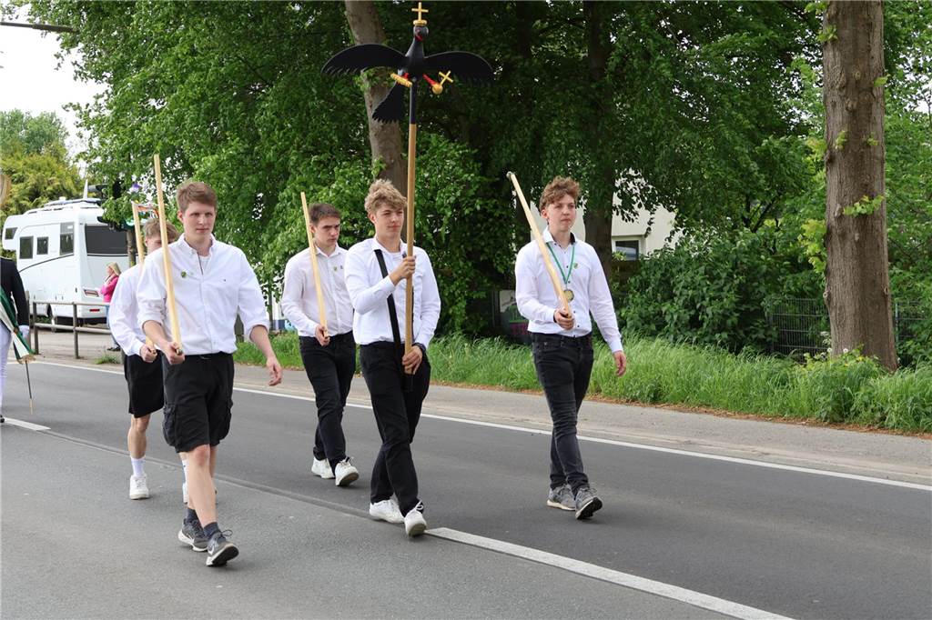 Bei strahlendem Sonnenschein fand am Samstag (4.5.) unter anderem der Festumzug des Schützenvereins Dorsten-Deuten statt.
