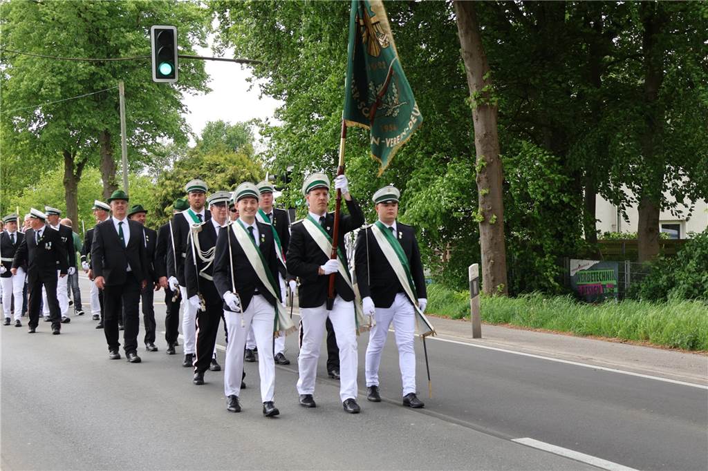 Bei strahlendem Sonnenschein fand am Samstag (4.5.) unter anderem der Festumzug des Schützenvereins Dorsten-Deuten statt.