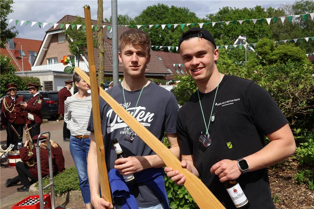 Bei strahlendem Sonnenschein fand am Samstag (4.5.) unter anderem der Festumzug des Schützenvereins Dorsten-Deuten statt.