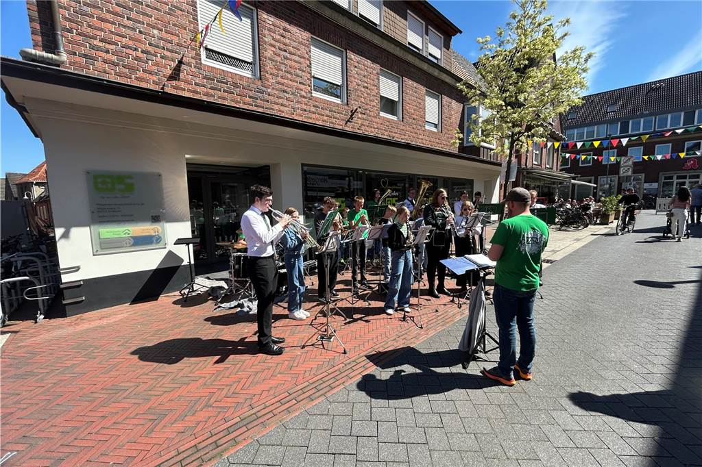 Bei strahlendem Sonnenschein genossen zahlreiche Besucher in Stadtlohn die unterschiedlichen Aktionen anlässlich des Stadtlohner Frühlings.