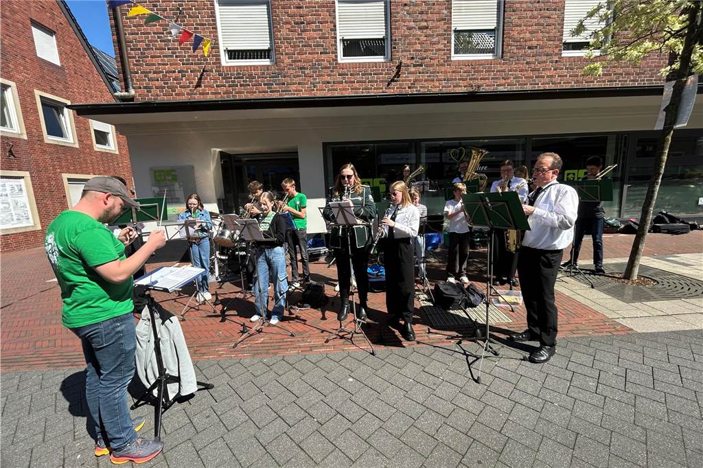 Bei strahlendem Sonnenschein genossen zahlreiche Besucher in Stadtlohn die unterschiedlichen Aktionen anlässlich des Stadtlohner Frühlings.
