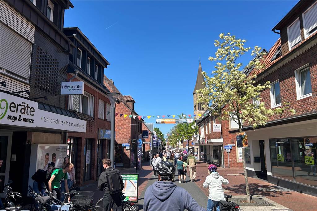 Bei strahlendem Sonnenschein genossen zahlreiche Besucher in Stadtlohn die unterschiedlichen Aktionen anlässlich des Stadtlohner Frühlings.