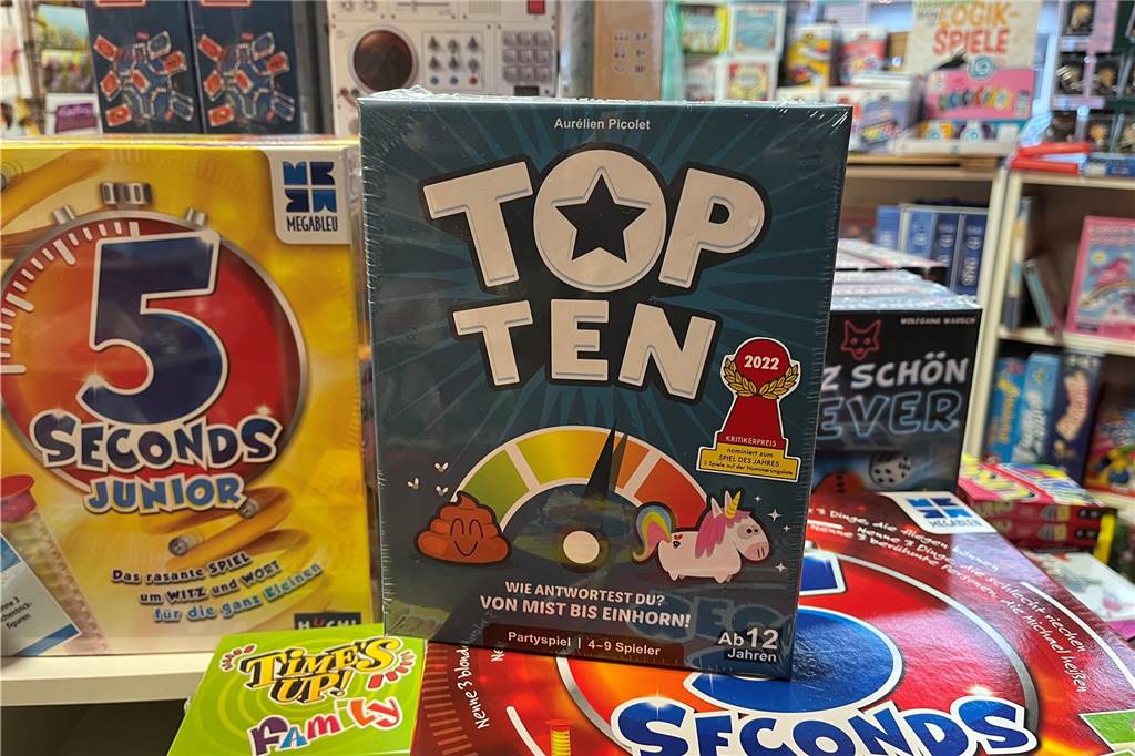 Spiele unterm Weihnachtsbaum: Geheimtipps, Klassiker und günstige Varianten Bei "Top Ten" müssen teilweise ziemlich skurrile Fragen beantwortet werden.