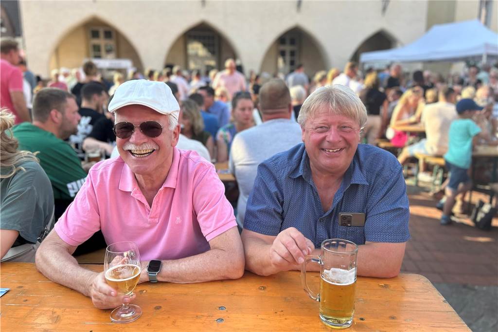 Bei traumhaftem Sommerwetter kamen hunderte Halterner zur Juli-Ausgabe des Feierabendmarktes in die Innenstadt.
