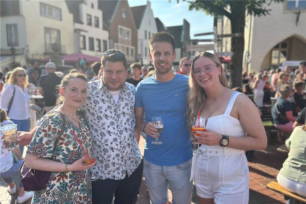 Bei traumhaftem Sommerwetter kamen hunderte Halterner zur Juli-Ausgabe des Feierabendmarktes in die Innenstadt.