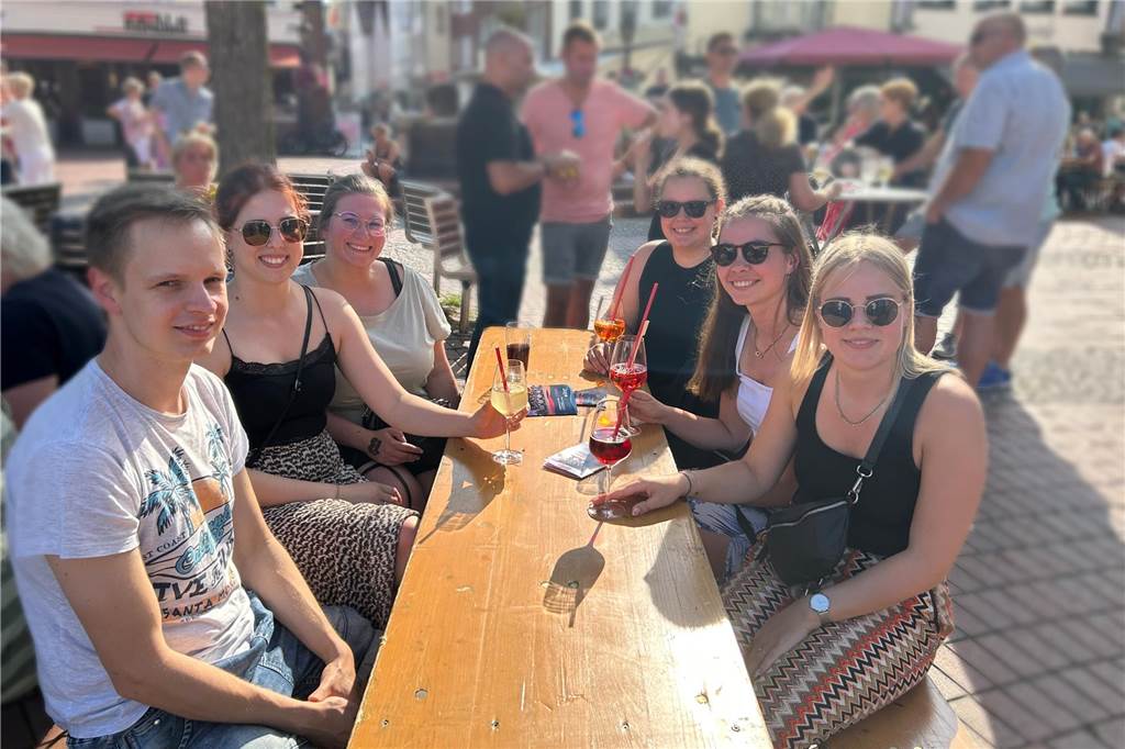 Bei traumhaftem Sommerwetter kamen hunderte Halterner zur Juli-Ausgabe des Feierabendmarktes in die Innenstadt.