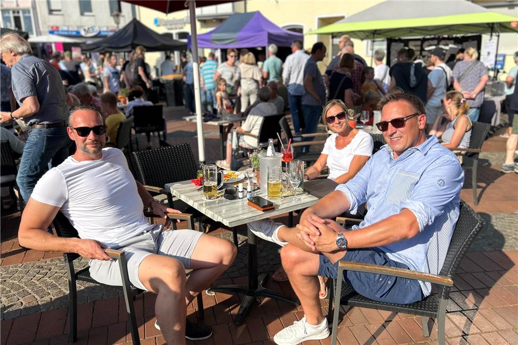 Bei traumhaftem Sommerwetter kamen hunderte Halterner zur Juli-Ausgabe des Feierabendmarktes in die Innenstadt.