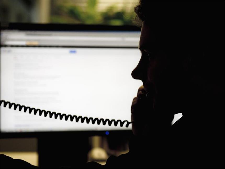 Strengere Regeln gegen "Abzocke" am Telefon Bei unerlaubten Werbeanrufen steigt das Bußgeld von 50 000 Euro auf bis zu 300 000 Euro. Foto: Jan-Philipp Strobel
