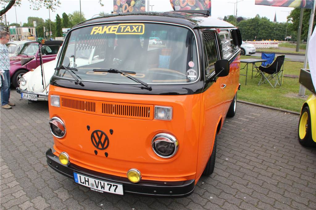 Beim 17. Käfertreffen der „I.G. Die Luftgekühlten Lünen“ gab es nicht nur für Oldtimerliebhaber eine Vielzahl an alten VW-Modellen zu besichtigen. Probesitzen und Fachsimpeln gehörte selbstverständlich dazu.