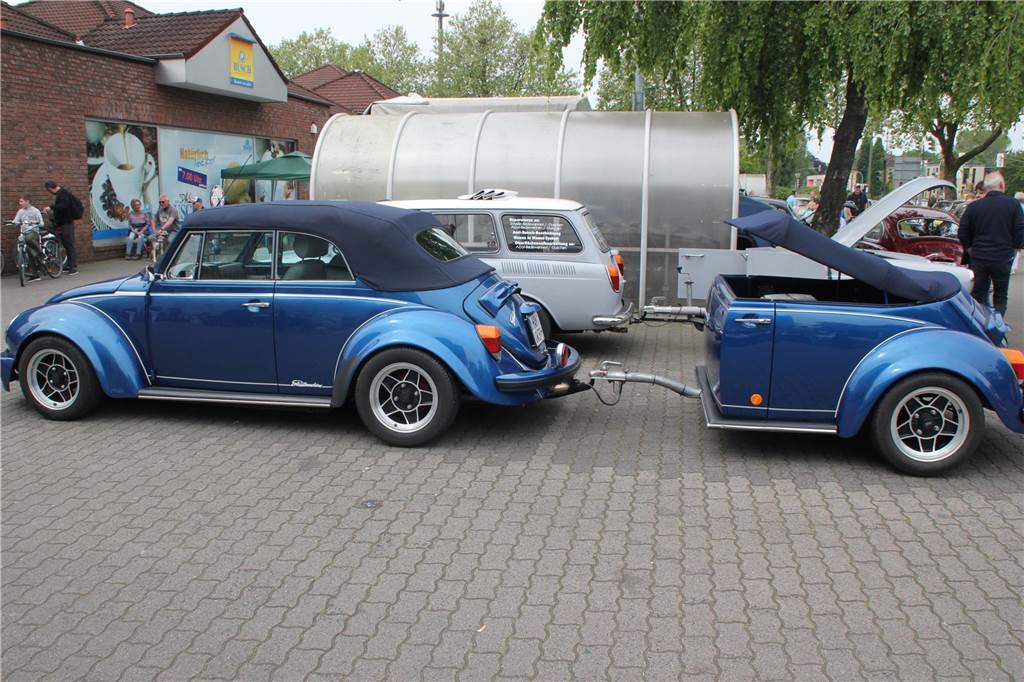 Beim 17. Käfertreffen der „I.G. Die Luftgekühlten Lünen“ gab es nicht nur für Oldtimerliebhaber eine Vielzahl an alten VW-Modellen zu besichtigen. Probesitzen und Fachsimpeln gehörte selbstverständlich dazu.