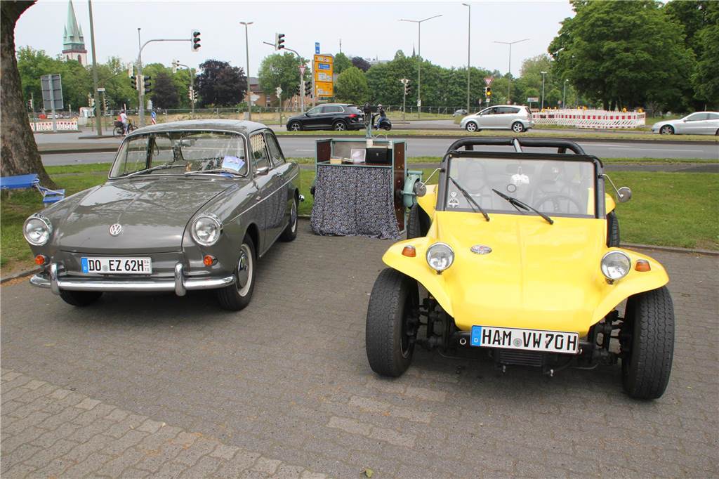 Beim 17. Käfertreffen der „I.G. Die Luftgekühlten Lünen“ gab es nicht nur für Oldtimerliebhaber eine Vielzahl an alten VW-Modellen zu besichtigen. Probesitzen und Fachsimpeln gehörte selbstverständlich dazu.