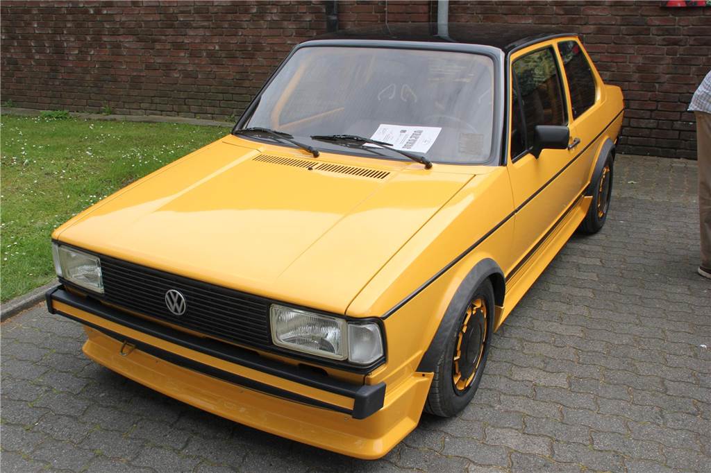 Beim 17. Käfertreffen der „I.G. Die Luftgekühlten Lünen“ gab es nicht nur für Oldtimerliebhaber eine Vielzahl an alten VW-Modellen zu besichtigen. Probesitzen und Fachsimpeln gehörte selbstverständlich dazu.