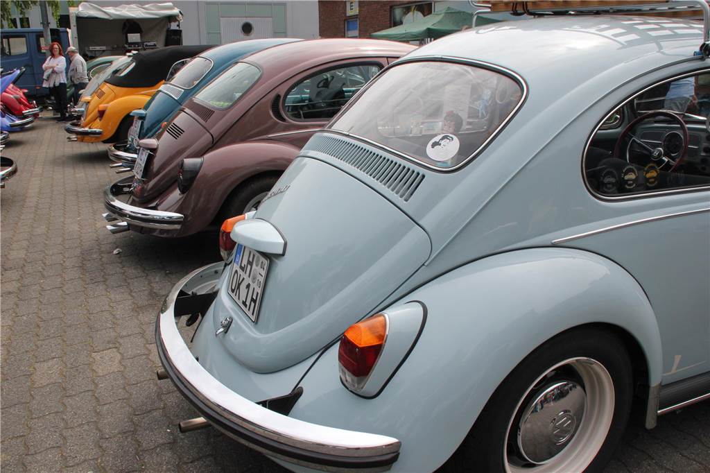 Beim 17. Käfertreffen der „I.G. Die Luftgekühlten Lünen“ gab es nicht nur für Oldtimerliebhaber eine Vielzahl an alten VW-Modellen zu besichtigen. Probesitzen und Fachsimpeln gehörte selbstverständlich dazu.