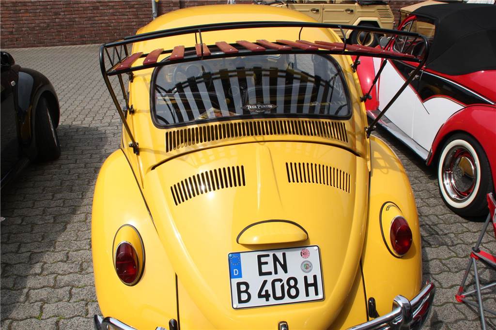 Beim 17. Käfertreffen der „I.G. Die Luftgekühlten Lünen“ gab es nicht nur für Oldtimerliebhaber eine Vielzahl an alten VW-Modellen zu besichtigen. Probesitzen und Fachsimpeln gehörte selbstverständlich dazu.