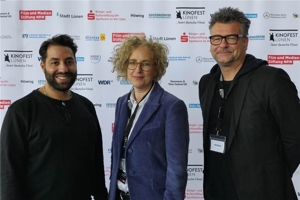 Werbung fürs 33. Kinofest: Studenten aus Dortmund arbeiten am Trailer Beim 31. Kinofest gehörten neben Schauspieler Kais Setti (l.) die beiden Professoren Erica von Moeller und Oliver Schwabe zur Jury für den Schauspielpreis. Damit begann die Zusammenarbeit zwischen Kinofest und den Hochschulen.