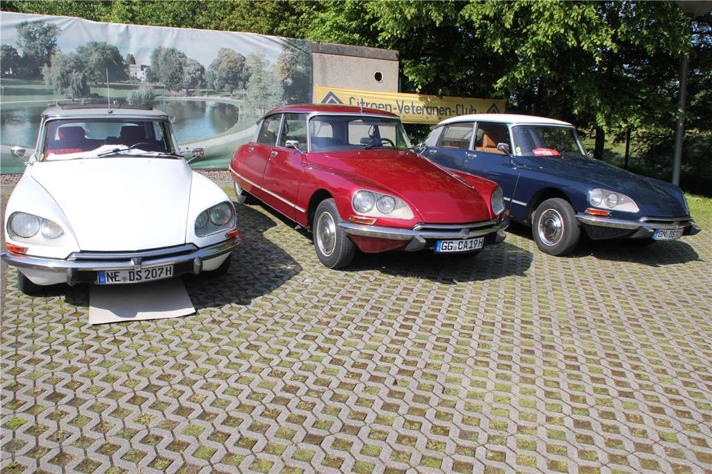 Beim 45. Deutschlandtreffen des Citroën Veteranen Clubs konnten am Himmelfahrtswochenende auf dem Parkplatz des Lüner Ringhotels eine Vielzahl an alten und legendären französischen Automodellen bewundert werden.