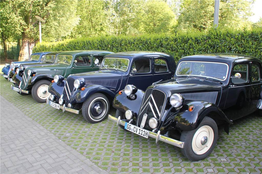 Beim 45. Deutschlandtreffen des Citroën Veteranen Clubs konnten am Himmelfahrtswochenende auf dem Parkplatz des Lüner Ringhotels eine Vielzahl an alten und legendären französischen Automodellen bewundert werden.