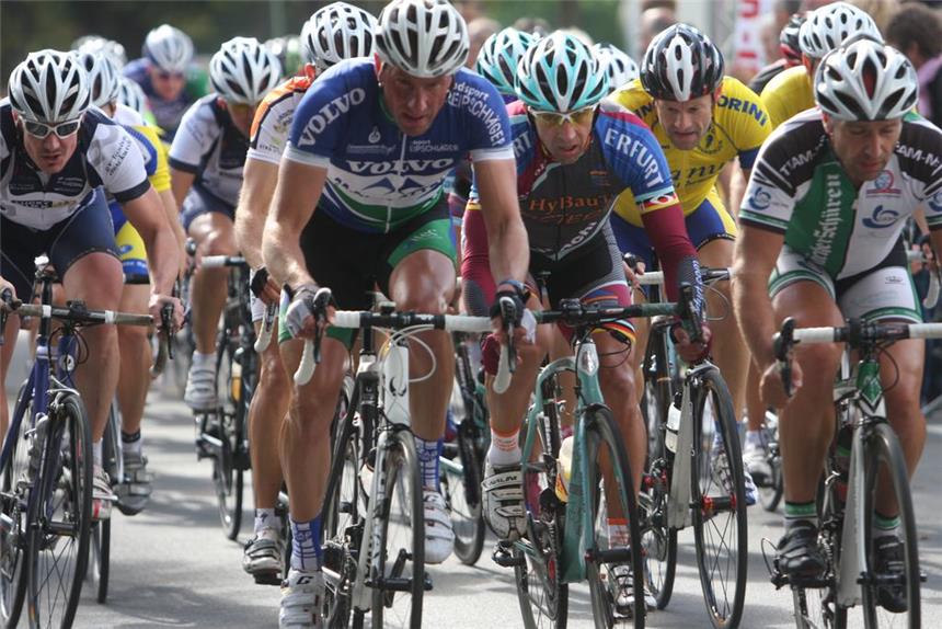 Poco-Cup lockt mit offener Stadtmeisterschaft Beim 5. Poco-Cup belegte der Vorjahresdritte, Jan Tschernoster vom Ausrichter RSC Werne, den achten Platz. In der KT und A-/B-Klasse über 70,2 Kilometer setzte sich Michael Kurth vom Team Quantec Indeland durch.
