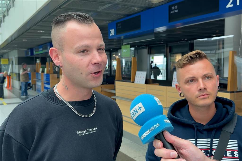 Nach Rhodos trotz Bränden: „Die Gefühlslage ist gemischt“ Beim Abflug nach Rhodos waren Christian Nestler und Wilhelm Liebold (beide 32) am Montagmittag (24.7.) gespannt, was sie aufgrund der verheerenden Waldbrände auf der griechischen Insel erwartet.