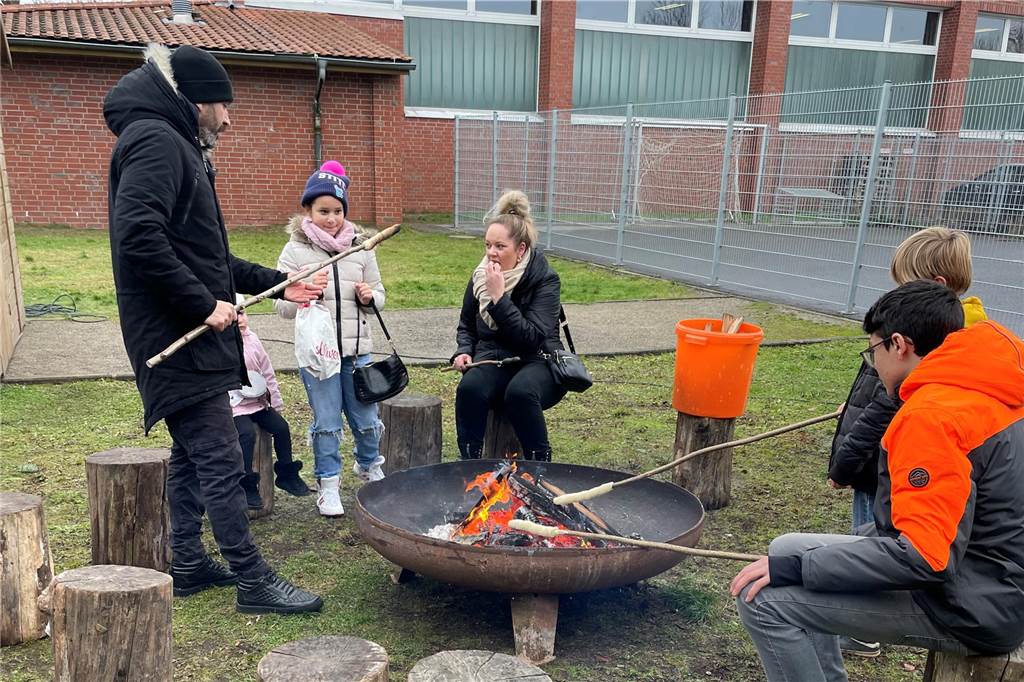 Beim Adventsbasar der St.-Felicitas-Schule war das Angebot groß - und auch die Besucherresonanz. Hier einige Eindrücke
